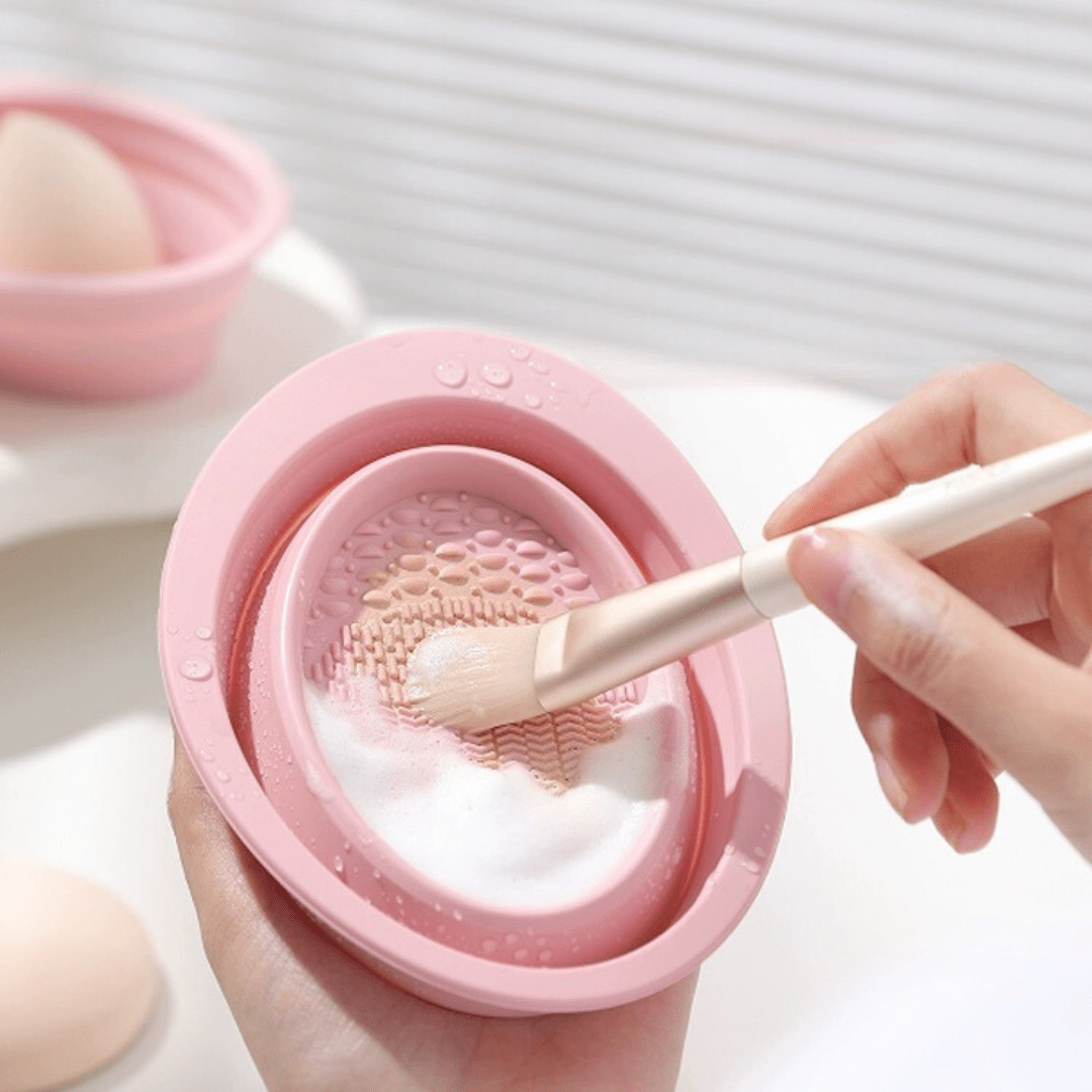 UShops Foldable Silicone Makeup Brush Cleaning Bowl (2 Colors) - UShops