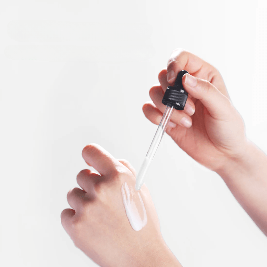Pyunkang Yul Moisture Serum: Oil-water balances, nourishes skin with Milk Vetch Root, suitable for oily to combination skin.