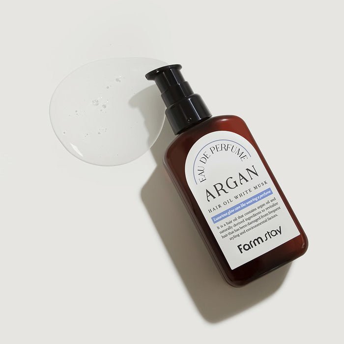 Argan oil and naturally derived ingredients provide a moisture barrier and nutrients to dry, coarse hair, preventing moisture loss and promoting healthy hair.