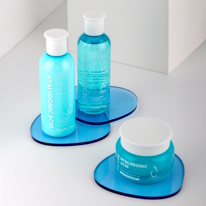 Farmstay Hyaluronic Acid Super Aqua Emulsion: Deep hydration, fast absorption. Boosts moisture and strengthens skin barrier.