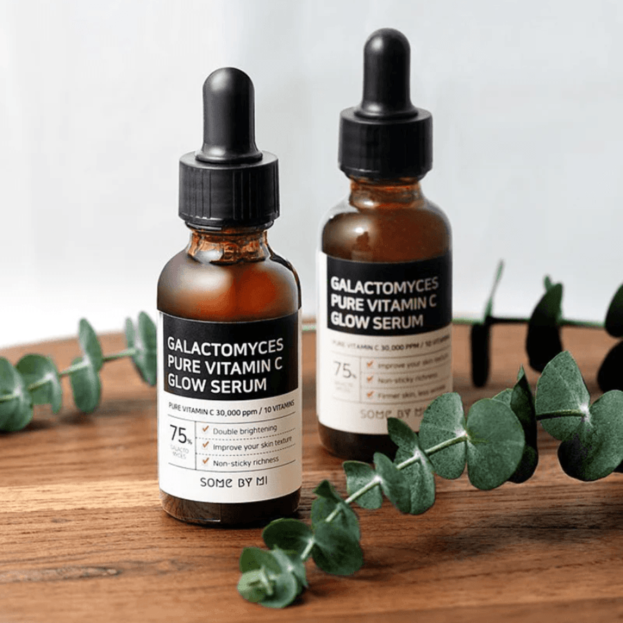 SOME BY MI Galactomyces Pure Vitamin C Glow Serum: Brightening serum with 75% Galactomyces Ferment Filtrate for radiant skin.